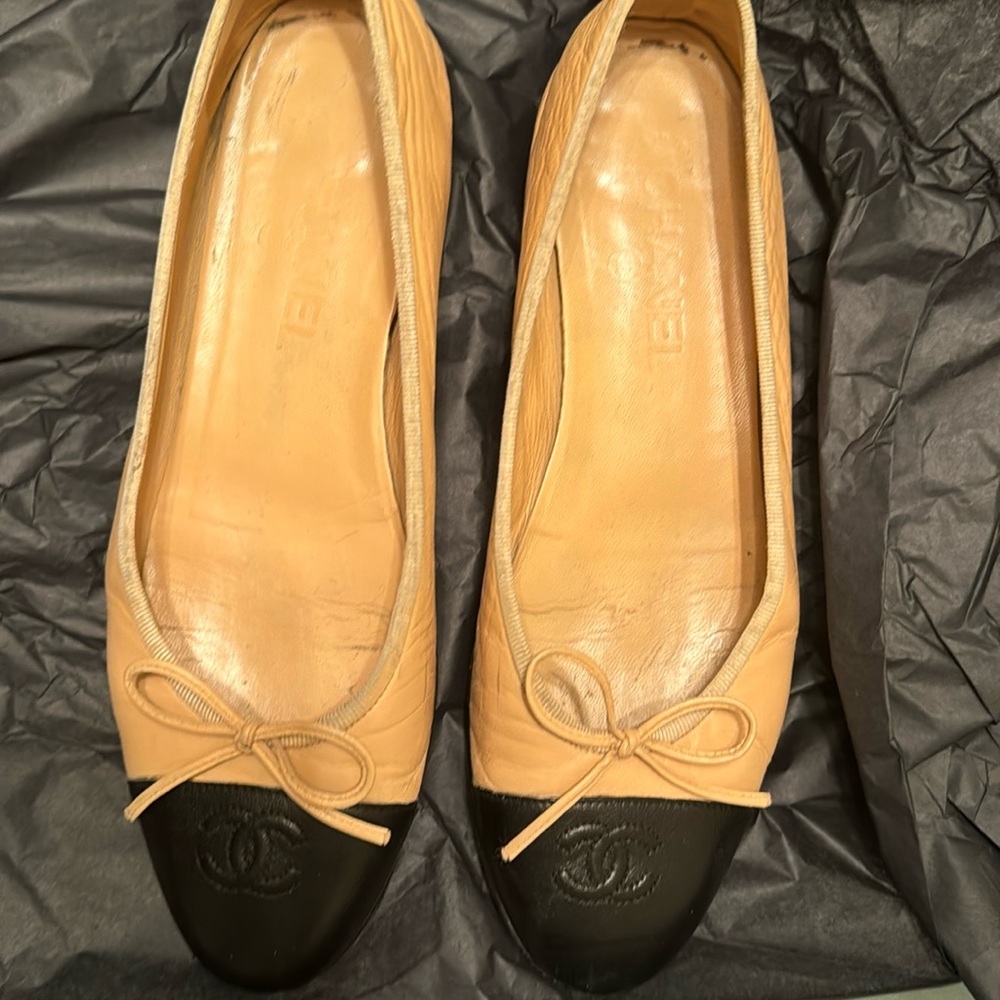 Chanel ballet flats beige